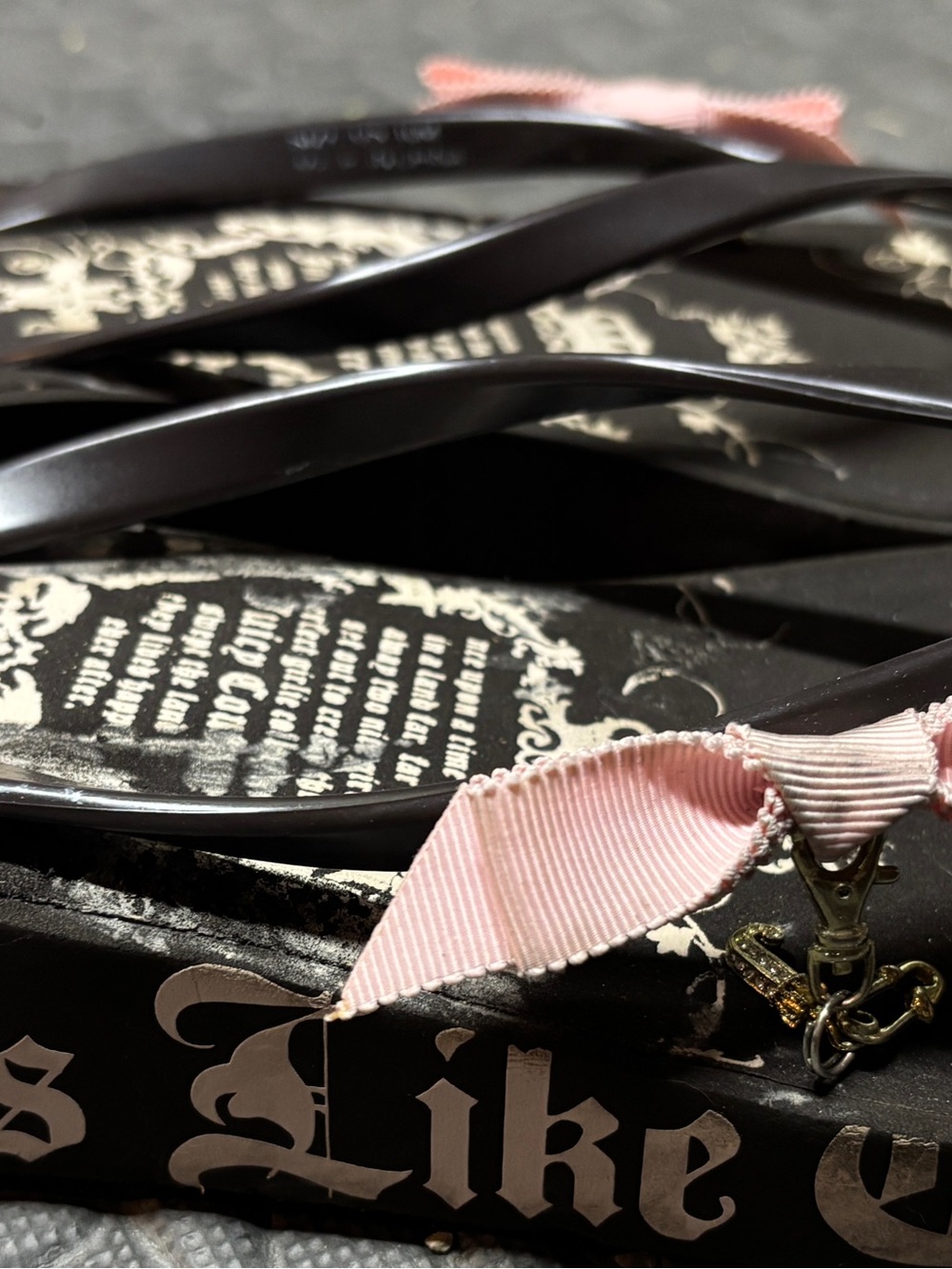 Y2K Juicy Couture Carmen flip-flop sandals - Picture 8 of 8